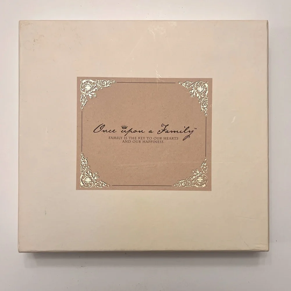 Unique Green & Cream Portfolio for Cards & Letters a Pocket for Each Month NWOT